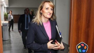 Скандал! Служебният министър Карамфилова затри МОСВ с некадърност. Излага президента Румен Радев!