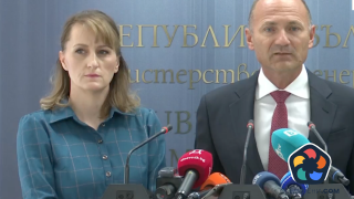 Министър Карамфилова се поти в скъпи сауни да изкара алкохола от пир с държавни пари, докато народа бедства!