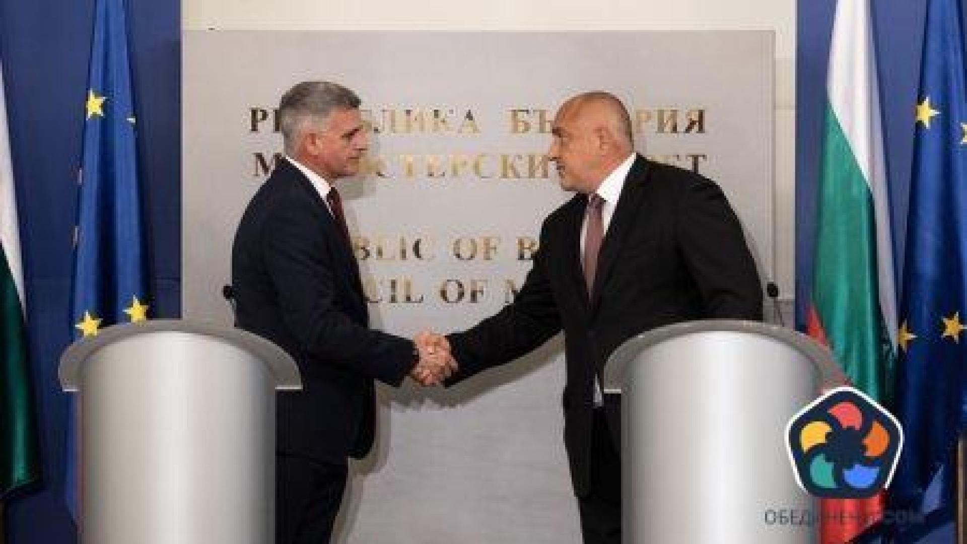 "Екзакта": Янев се изравни с Борисов по рейтинг