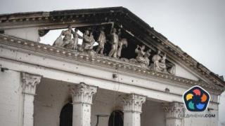 Русия започна разрушаване на бомбардирания театър в Мариупол