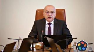 “Като за шестгодишните“. Гълъб Донев нареди министрите да пишат отчети