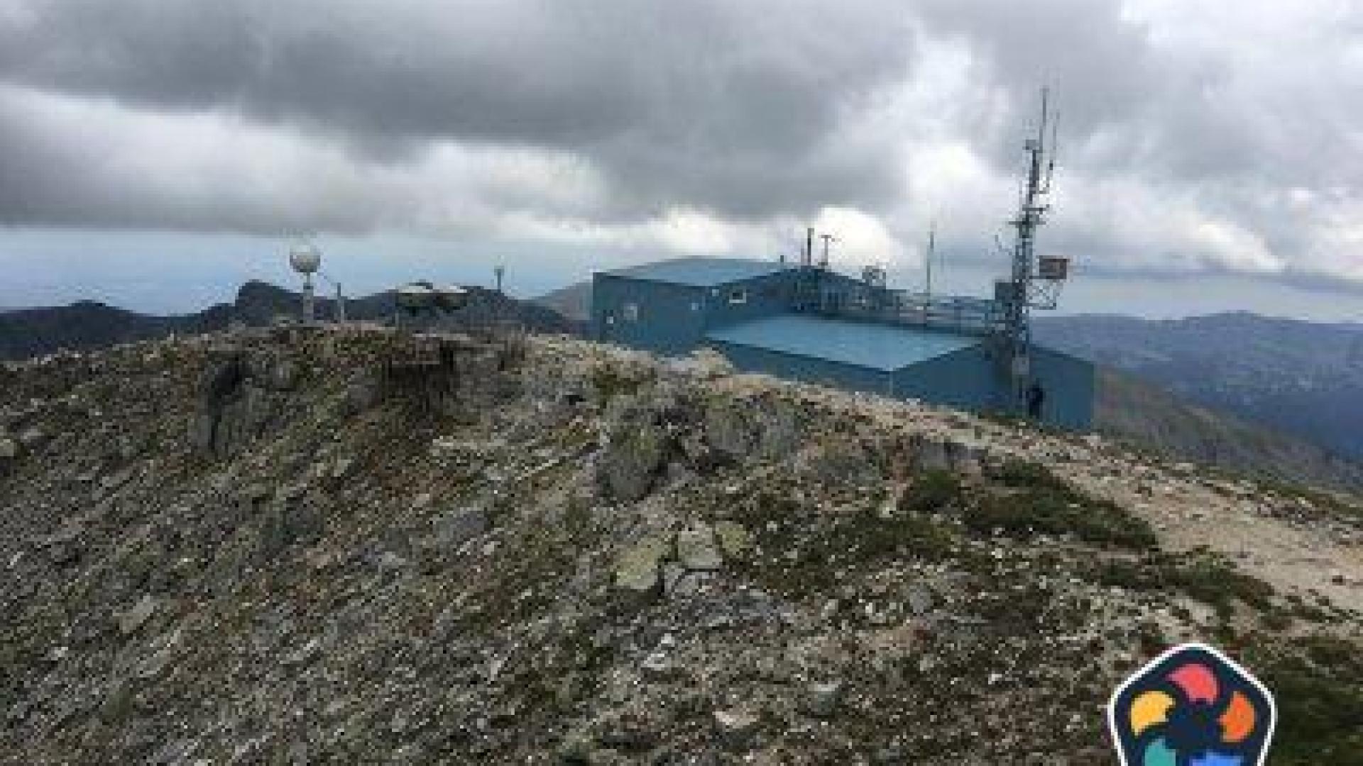 Спасен е забил се в станцията на Мусала парапланерист