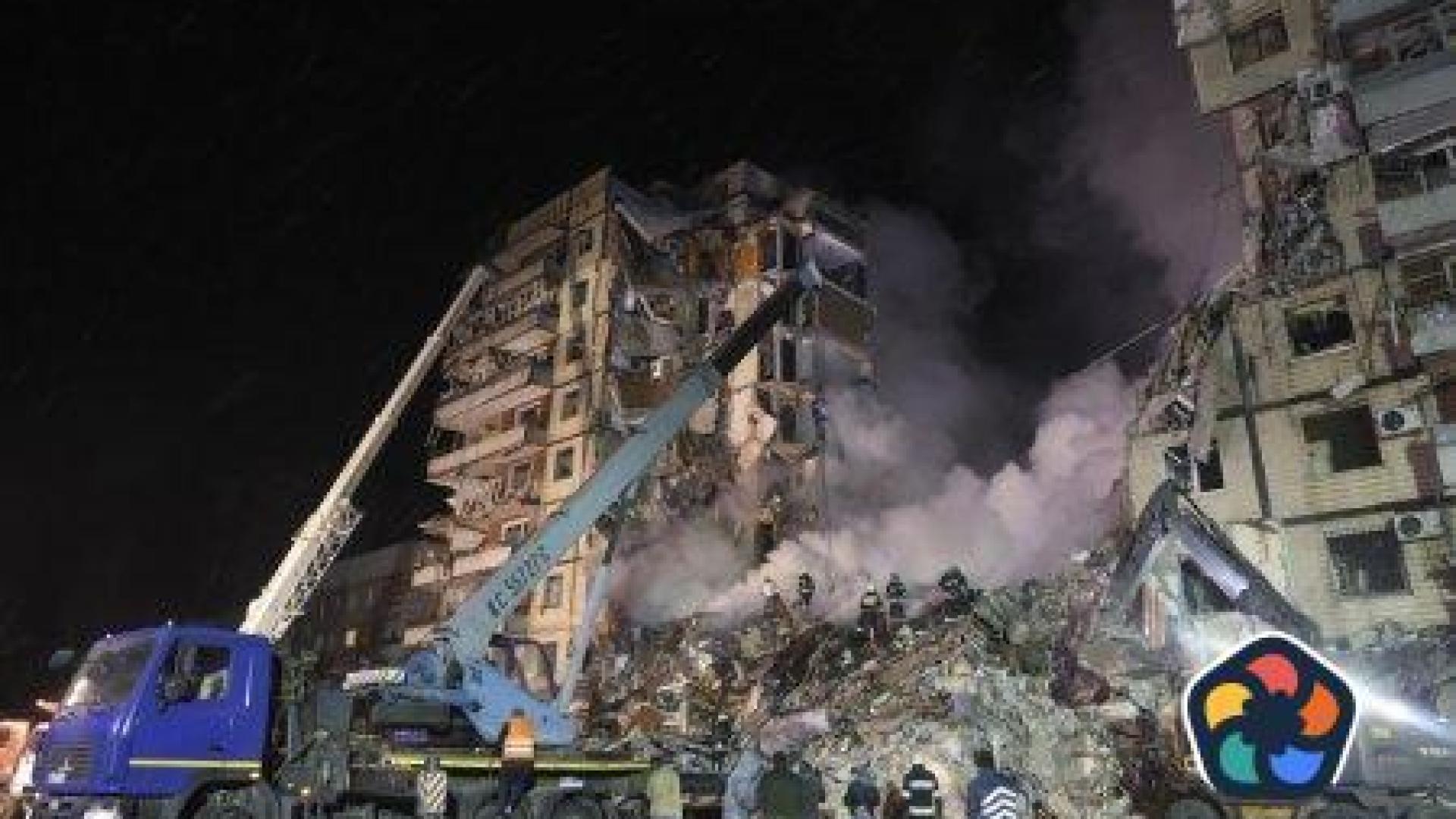 14 са вече жертвите на поразения от руска ракета блок в Днипро