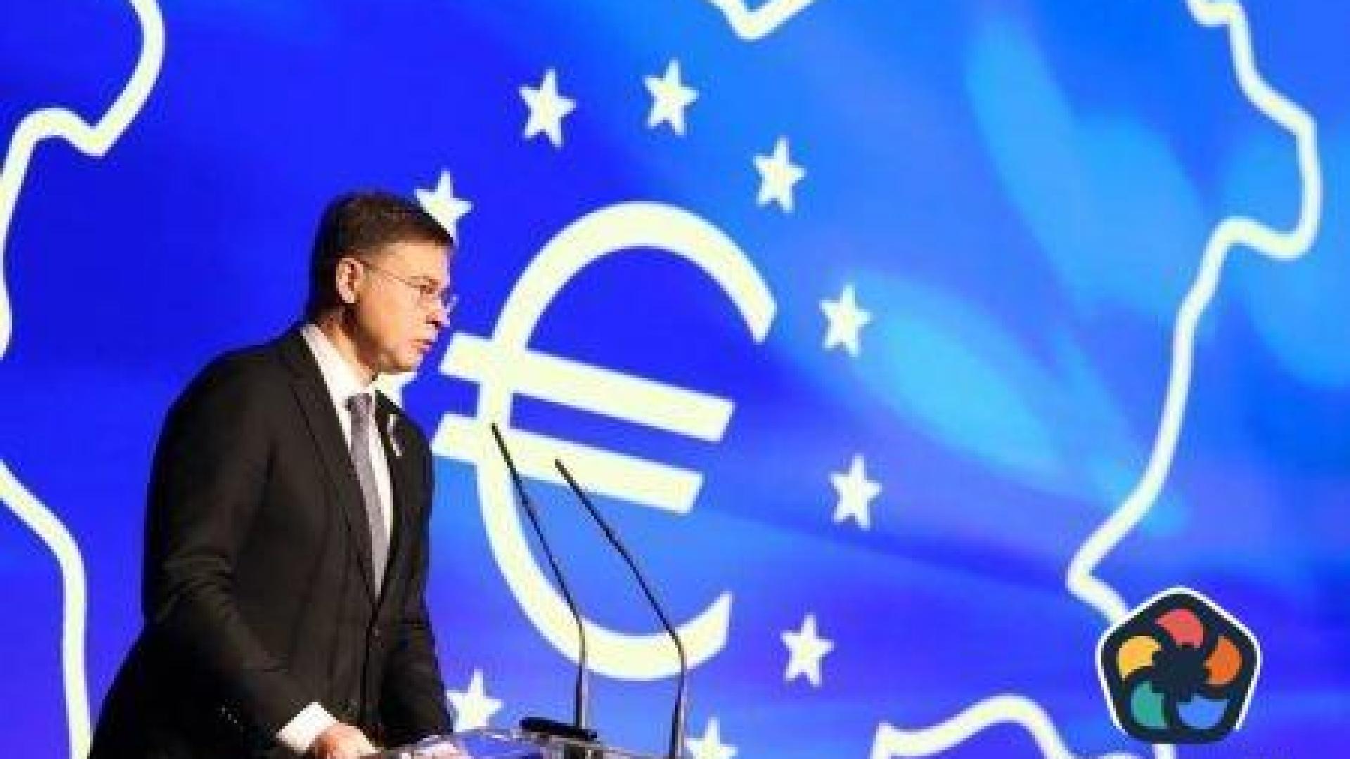 Домбровскис: България не трябва да се разколебава за еврото