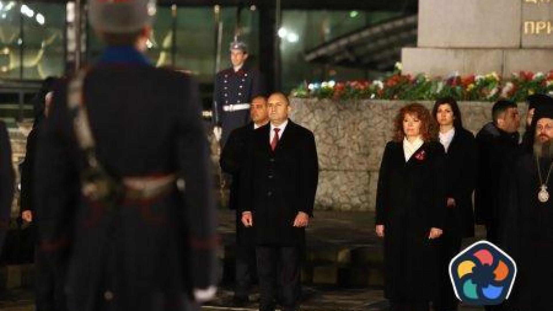 Радев: Недопустимо е над България да се веят други знамена