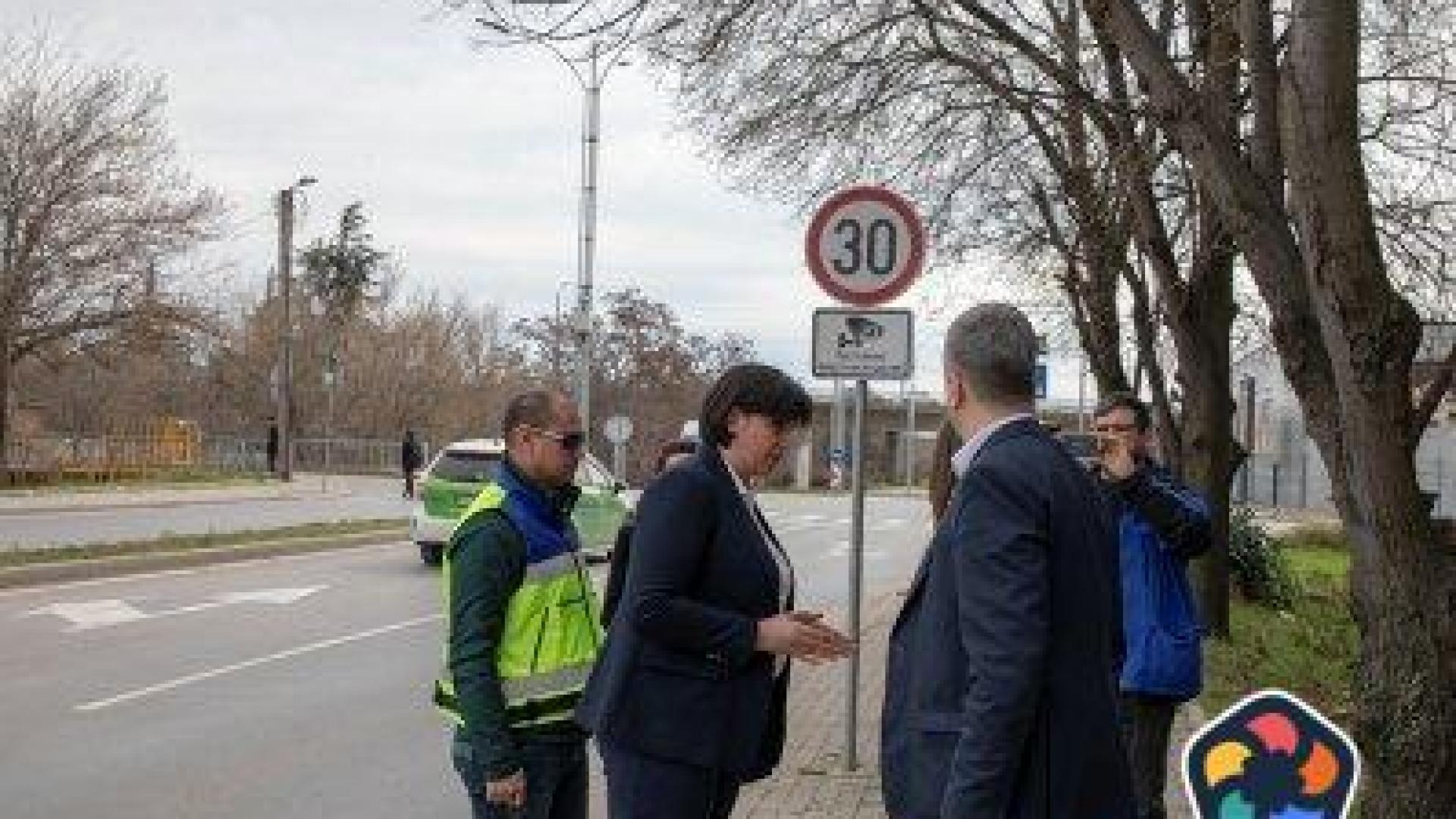 Стара Загора минава на "мигащи зелено" светофари. Намаляват скоростта и нарушенията