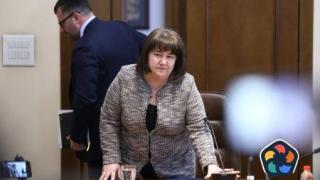 Финансовият министър даде заден за апокалиптичните прогнози