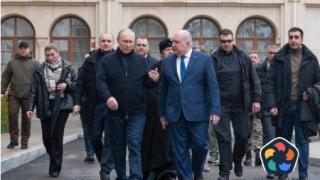 Путин изненадващо пристигна в Крим за годишнината от анексирането на полуострова