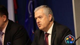 Има риск за навременната доставка на машините за гласуване зад граница