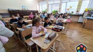 Служебният кабинет предлага две патриотични програми за ученици