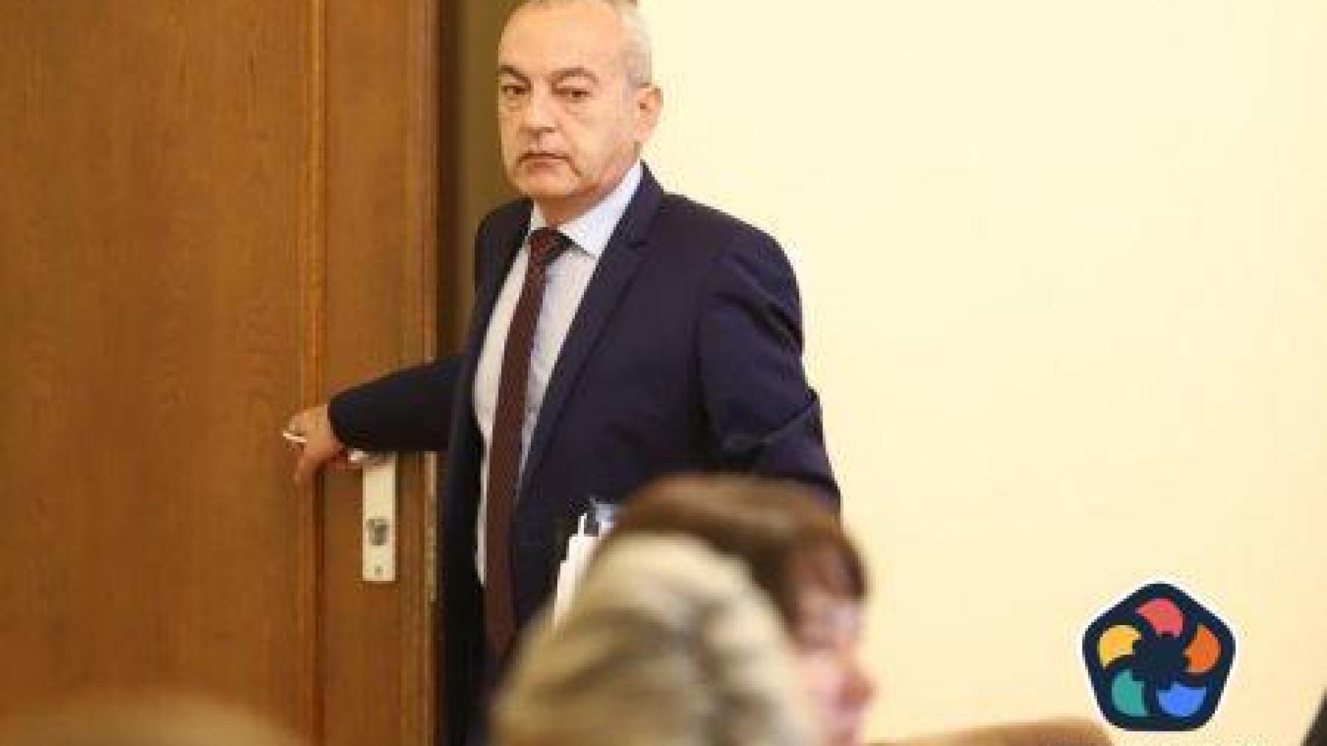 Гълъб Донев: Гласувайте, независимо с какво ви плашат