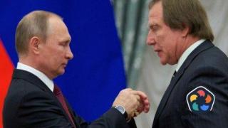 Солидни глоби за швейцарски банкери, приели пари от "портфейла" на Путин