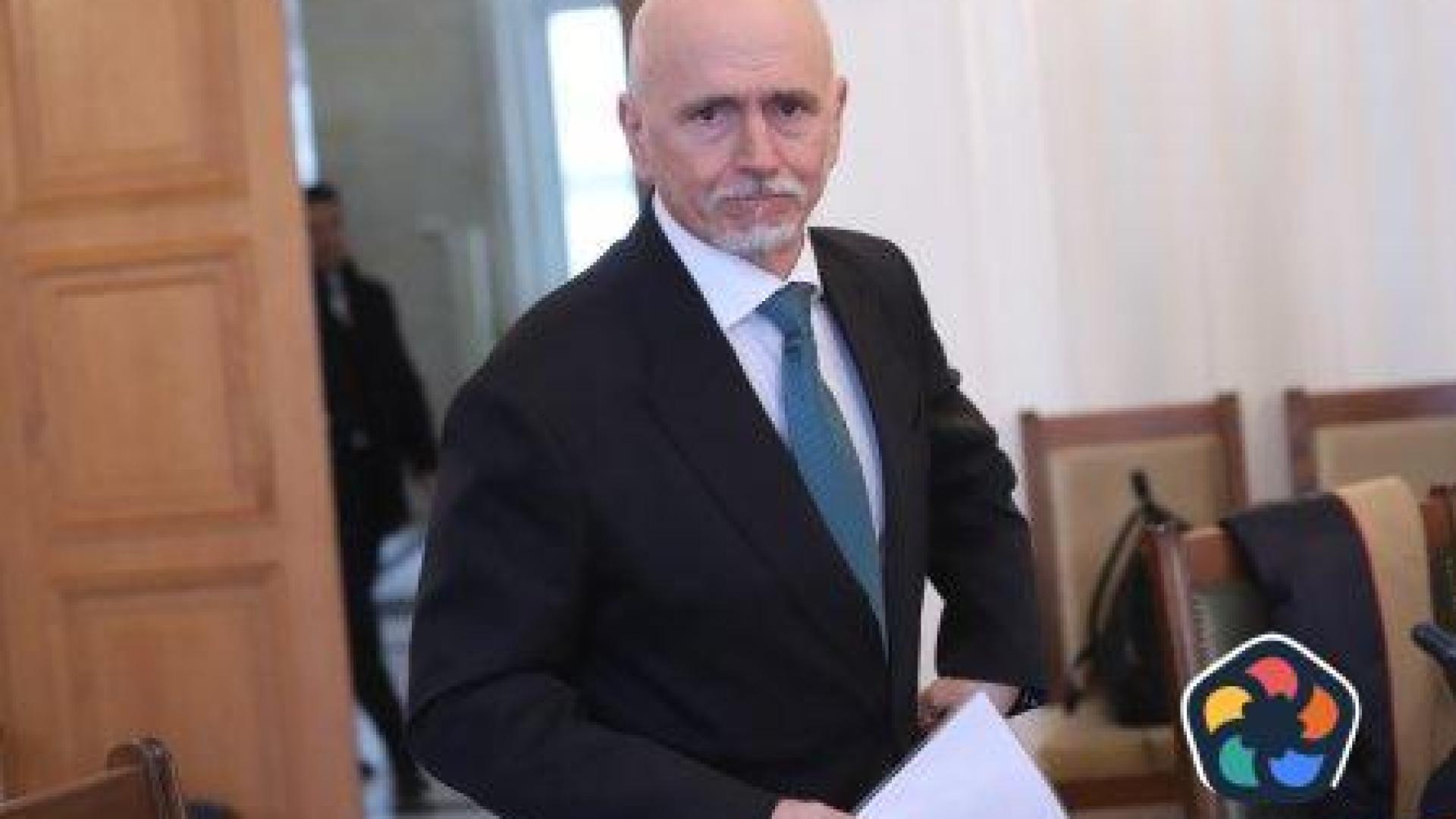 Николай Събев: Ако са почтени, Василев и Лорер да си подадат oставките