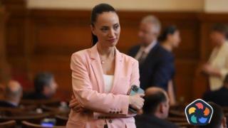 Славена Точева от ГЕРБ се къпе в народна любов с 10 155 преференции