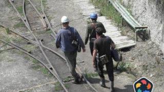 По-високи заплати, добавки и повече отпуск за миньорите