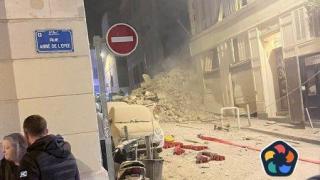 Две сгради рухнаха в Марсилия, има хора под развалините