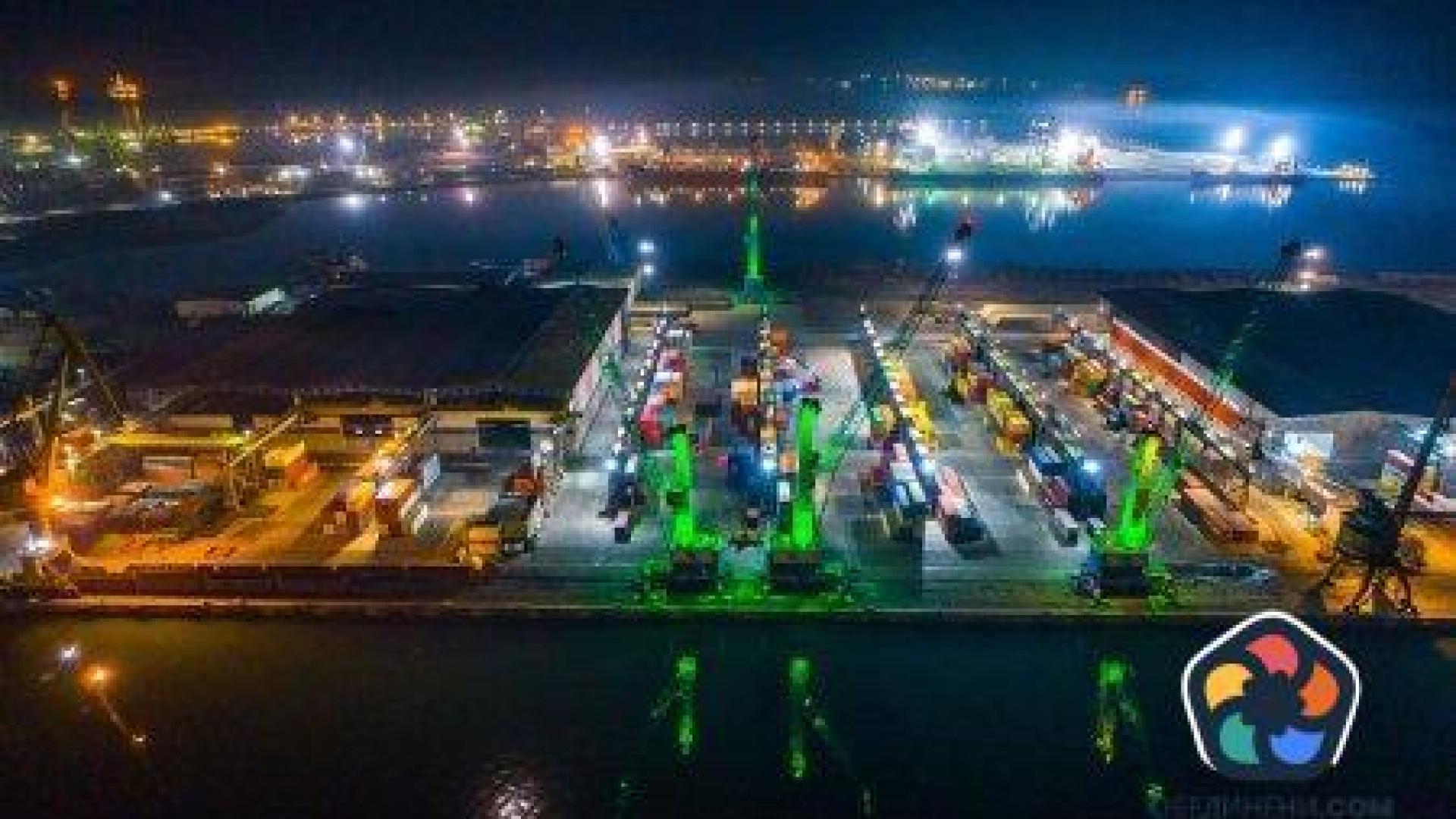 Домусчиеви разширяват жп връзката на пристанището си в Бургас