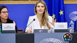 Обвинената в корупция евродепутатка Ева Кайли излиза от ареста