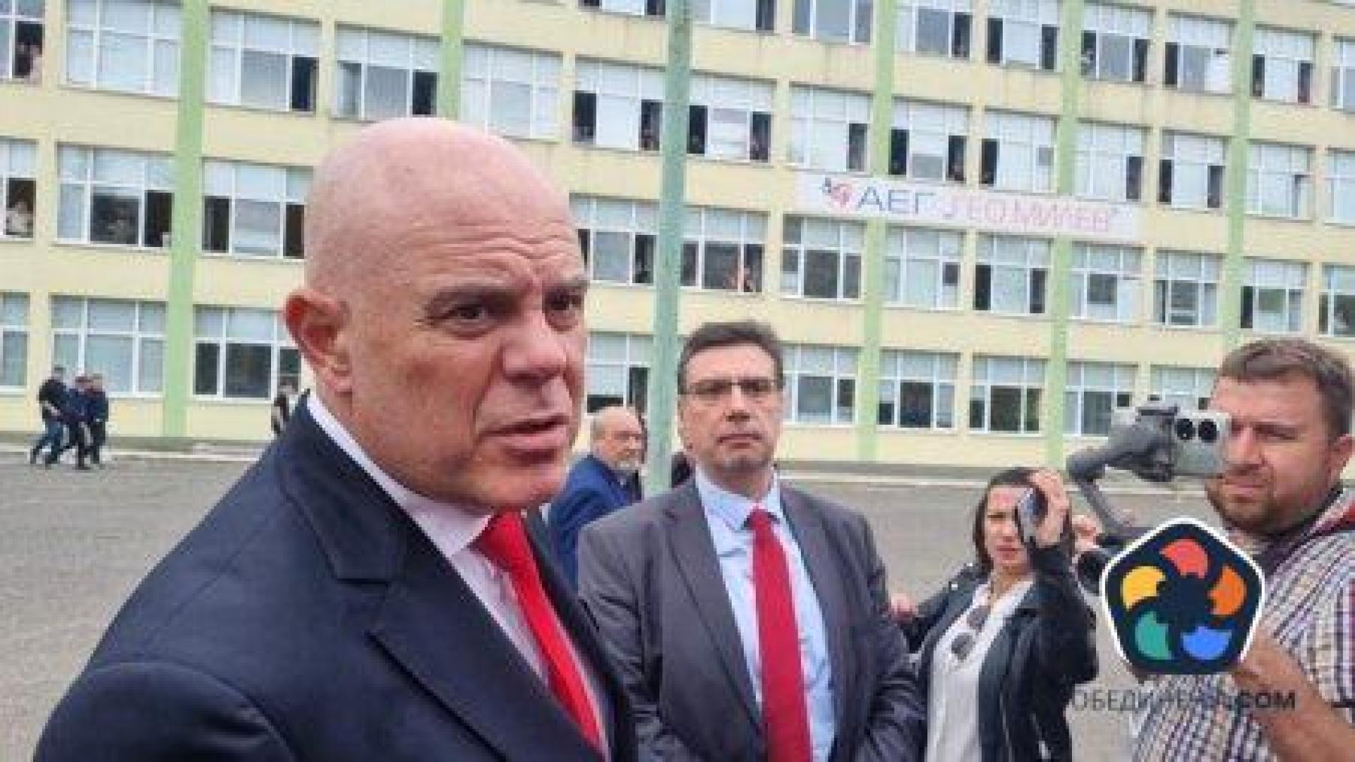 Гешев очаква "вълна от доноси" срещу себе си