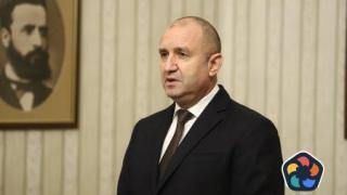 Президентът продължава консултациите с политическите партии