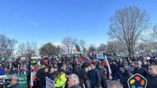 Явор Гечев предрече загуби за милиарди, ако огромните количества скъпо зърно не се продадат сега