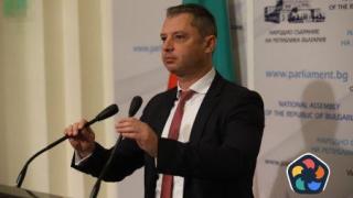 Делян Добрев срещу Асен Василев: ПП поръчваха, ядоха, пиха и сега изведнъж дойде сметката от МФ