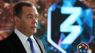 Спрете да публикувате пиянски глупости, каза Кулеба на Медведев