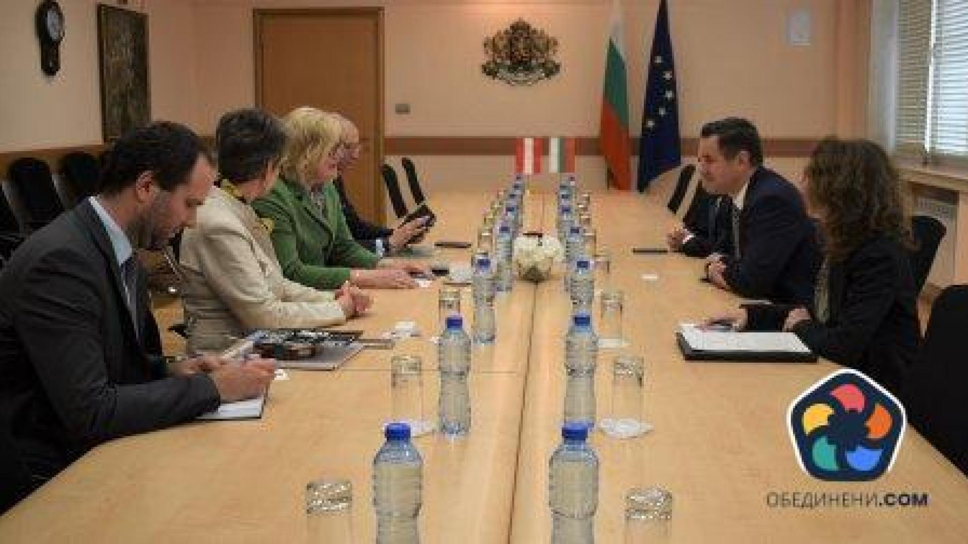 Топ производител на чипове стартира проект за обучение на български кадри