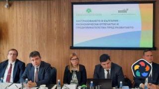 Доминацията на автомобилното застраховане изкривява пазара