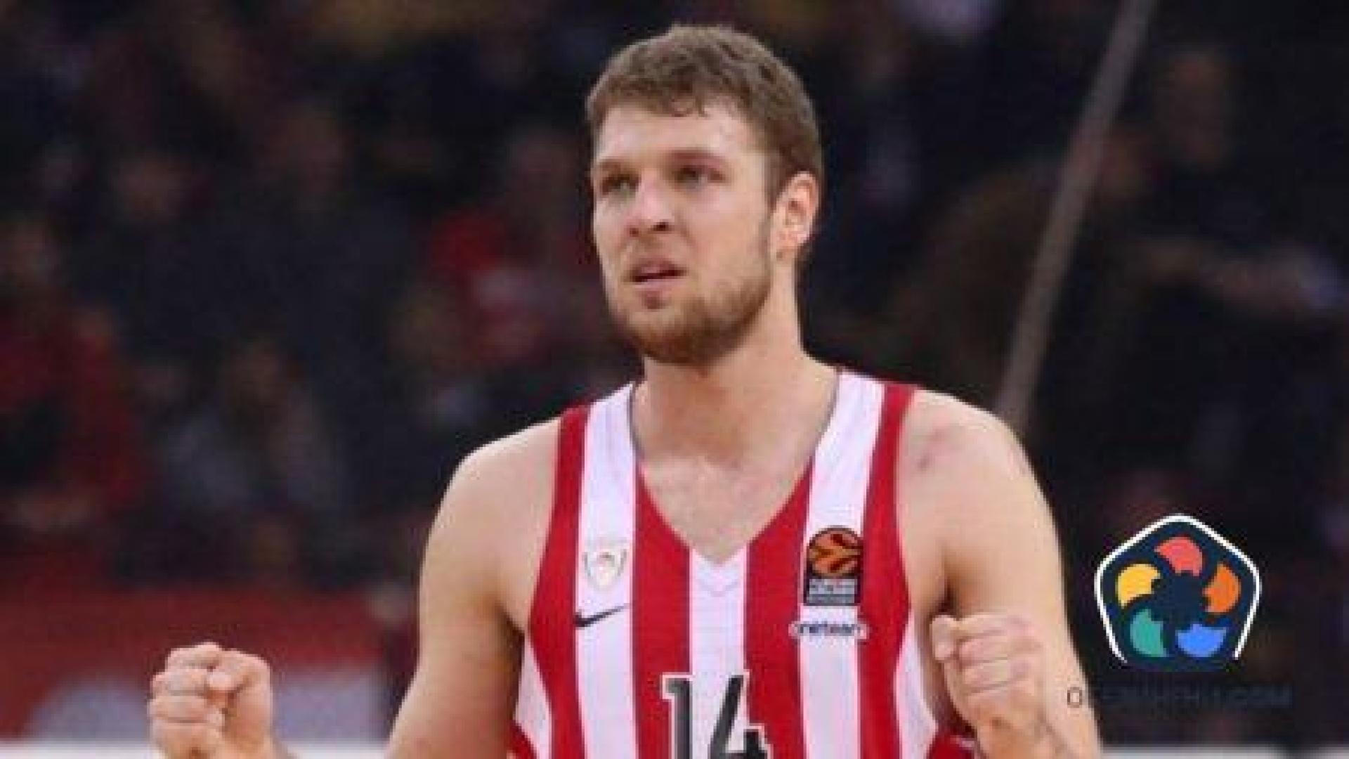 Александър Везенков е реализатор номер 1 за сезона в Евролигата