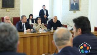 "Преспете, помислете", заръча Борисов на ПП-ДБ след срещата с Мария Габриел