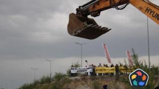 Кордон полицаи и арести при първа копка на магистралата през Кресна (видео)