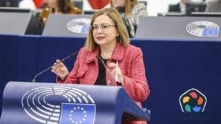 Розовото масло е естествена съставка и трябва да бъде "изтрито" от предложението на ЕК за опасни съставки