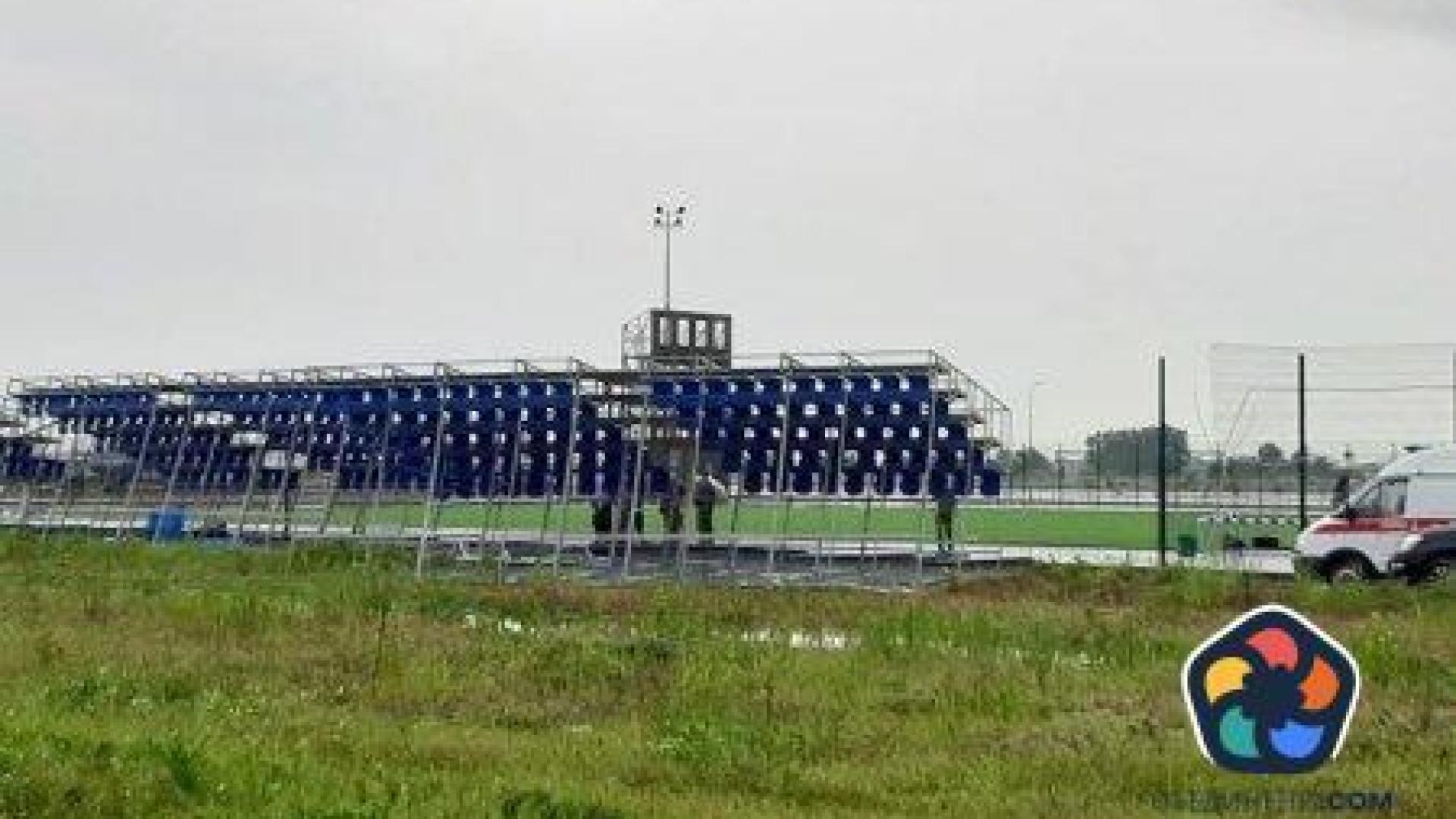 Рухна трибуна на училищен стадион в Русия