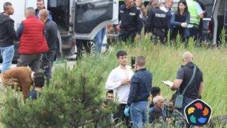 Задържан е камион с 43 нелегални бежанци, шестима са в болница