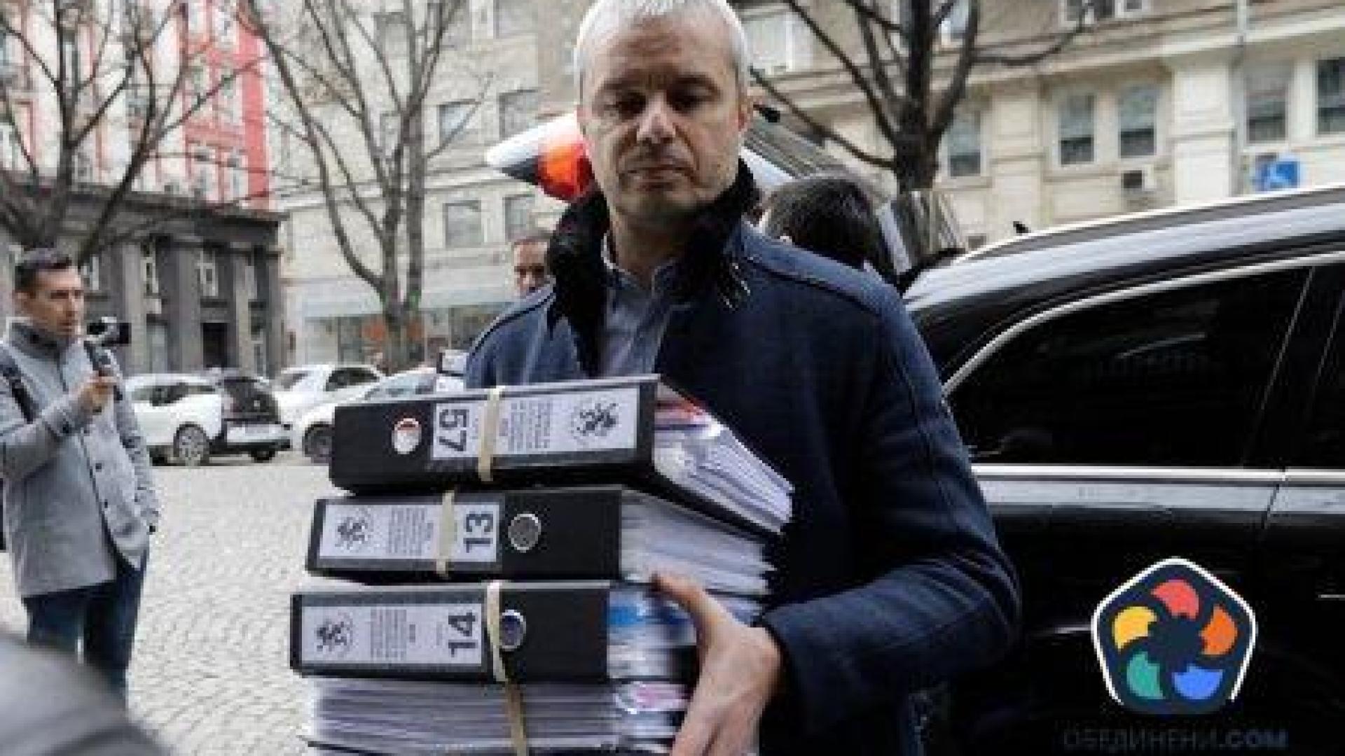 "Възраждане" твърди, че валидните подписи за референдума за еврото са над 470 000