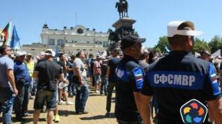 Полицаите излизат на предупредителен протест