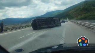 Войната по пътищата: Двама загинаха край Пазарджик, шестима ранени при Враца