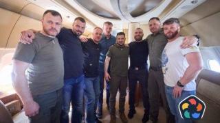 След 500 дни война Зеленски посети Змийския остров и прибра командири на "Азов" от Турция