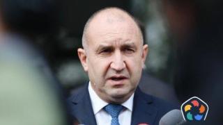 Нинова: Радев е или "ястреб на войната" или "гълъб на мира". "Накрая излиза някакво врабче"