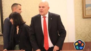 Девет преписки, образувани с резолюция на Гешев, са с нарушения