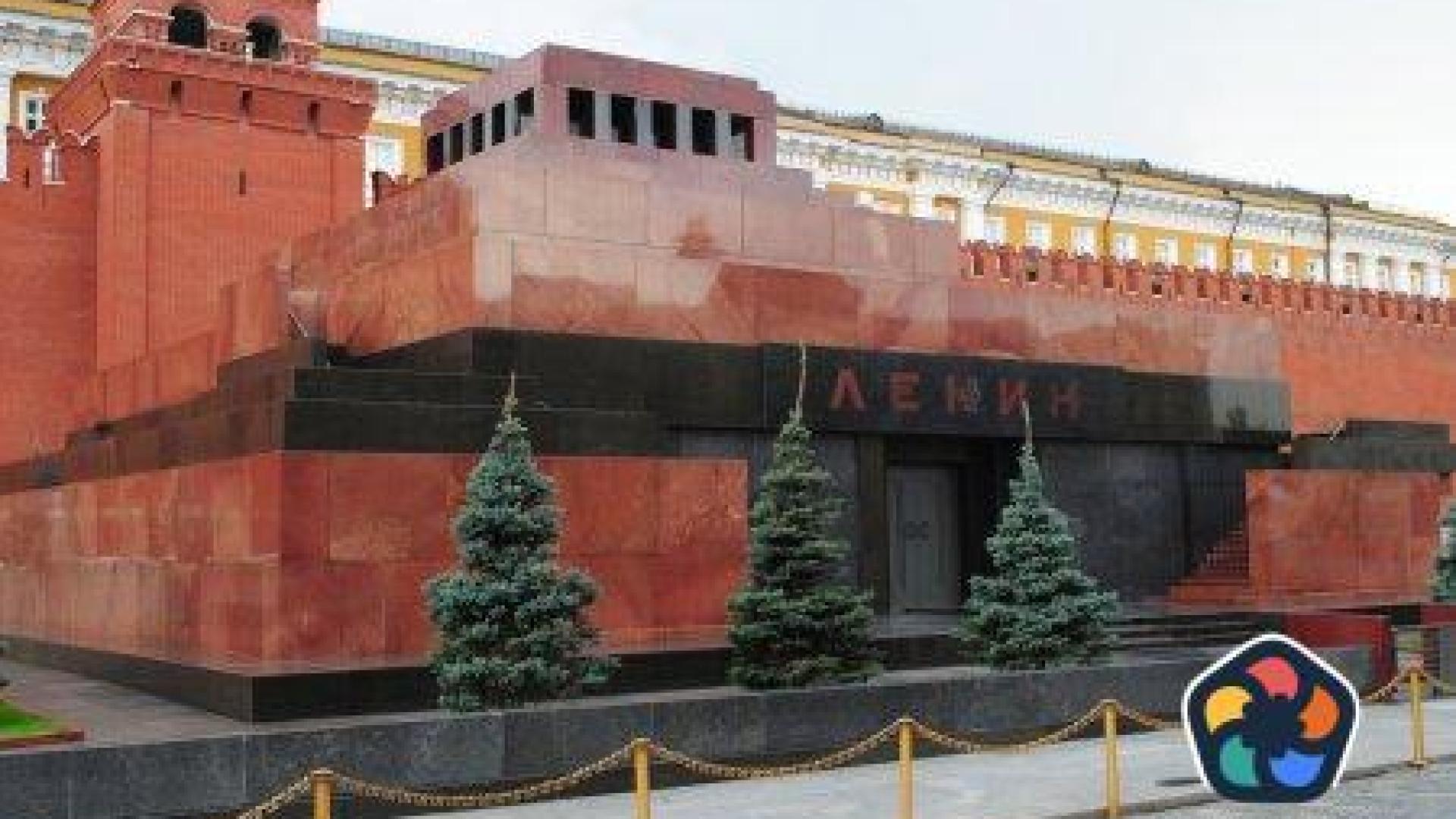Мъж в неадекватно състояние се опитал да подпали мавзолея на Ленин