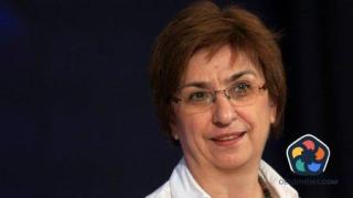 Михайлова за конституцията: Има риск цялата енергия да се фокусира върху националния празник