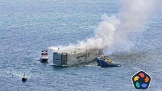 На борда на горящия край Нидерландия товарен кораб има 500 електромобила, а не 25
