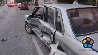 Шофьор блъсна няколко паркирани коли на столичен булевард