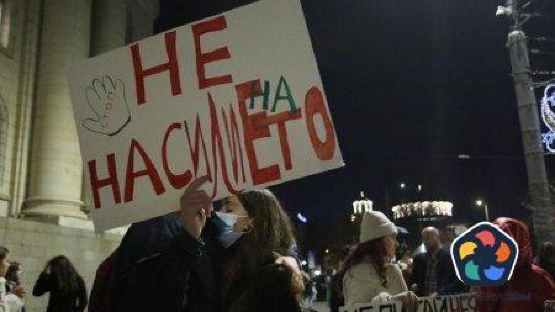 Национално шествие срещу насилието. Момичето с 400 шева е в постоянен страх и паника