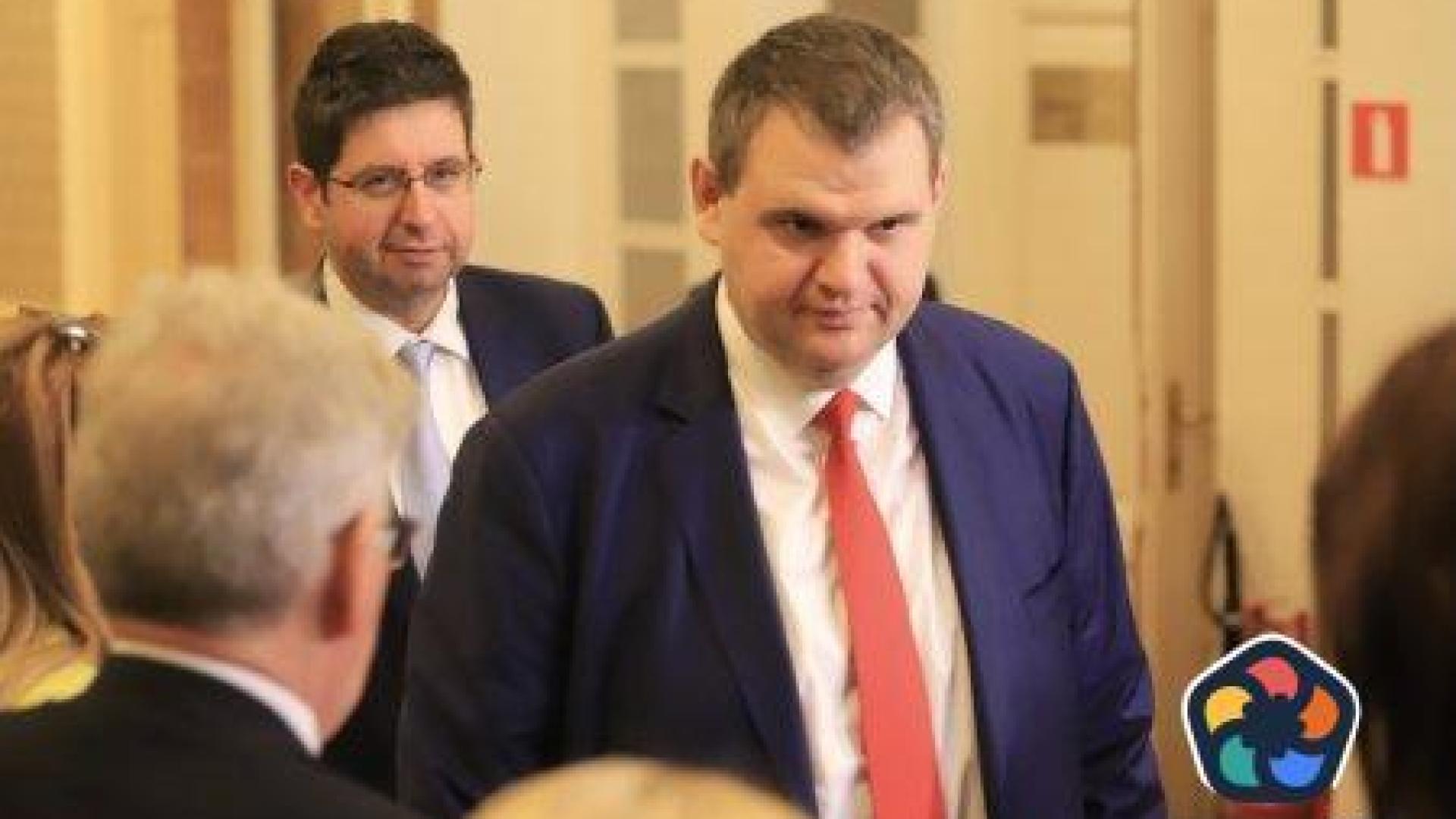 Пеевски иска проверка на съдиите от случая с обезобразеното момиче