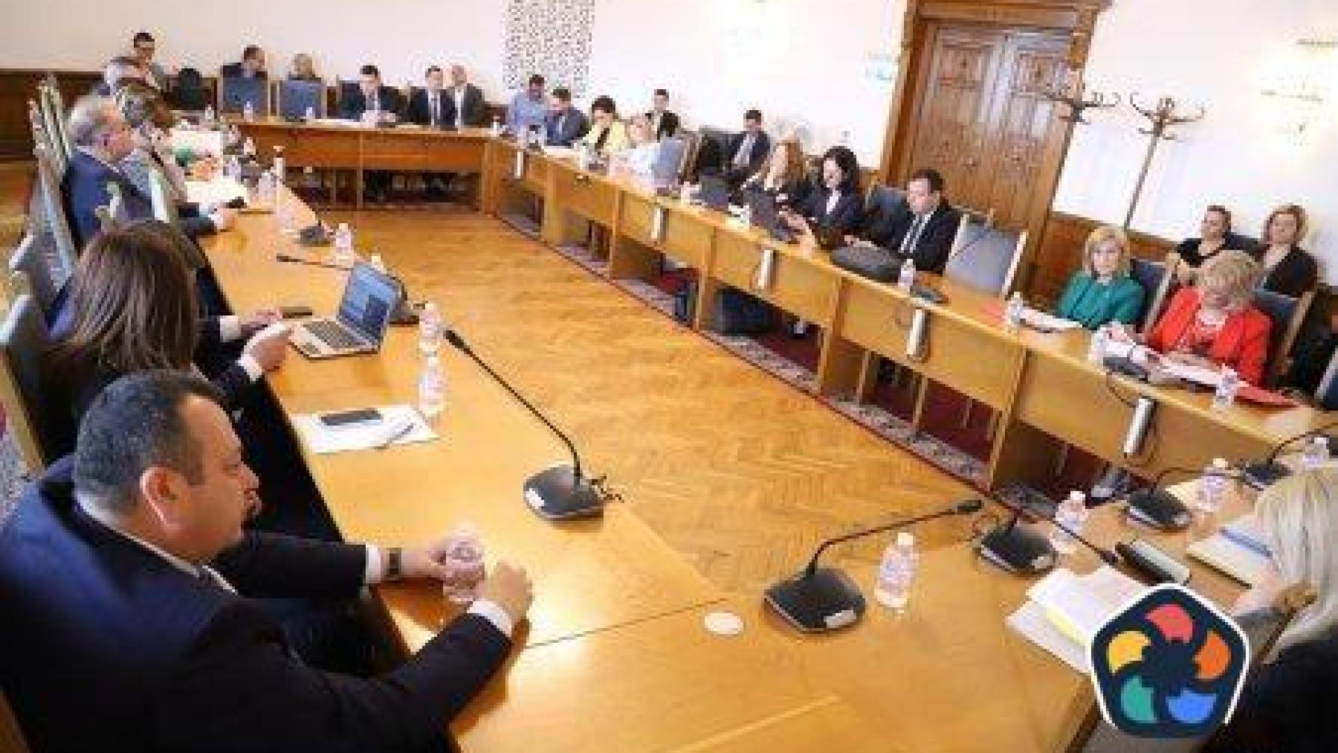 Правната комисия заседава извънредно заради промените за домашното насилие