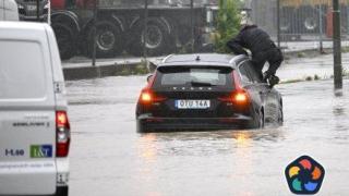 Бурята "Ханс" продължава да причинява сериозни щети в Северна Европа