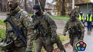 Полша планира да изпрати до 10 000 войници на границата си с Беларус